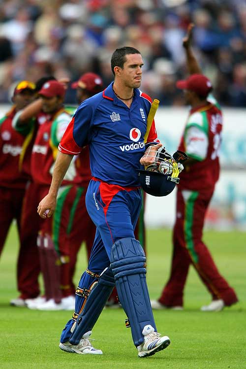 Kevin Pietersen Trudges Off After Being Bowled By Ravi Rampaul ...