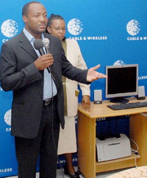 Brian Lara donates $10,000 and computers to a charity home ...