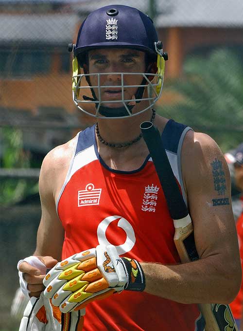 Kevin Pietersen walks to the nets | ESPNcricinfo.com