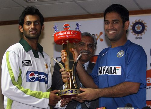 Shoaib Malik and Mahendra Singh Dhoni launch the five-match ODI series ...