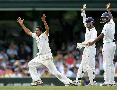 Anil Kumble Appeals For The Wicket Of Michael Clarke ESPNcricinfo Com