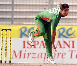 Farhad Reza in his delivery stride