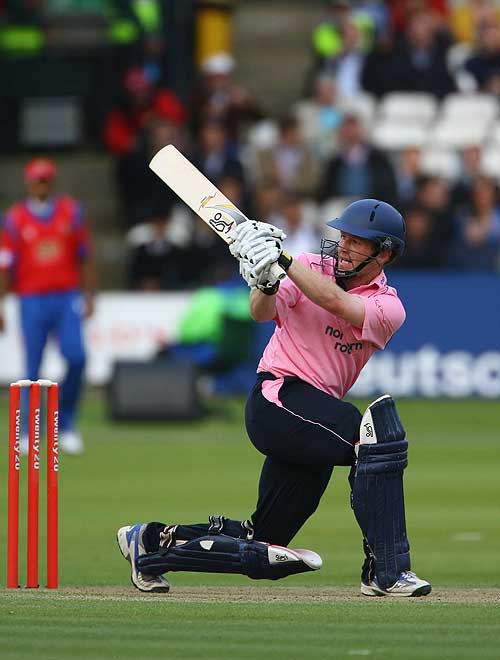 Eoin Morgan cracked a 36-ball 47 in Middlesex's seven-wicket win ...