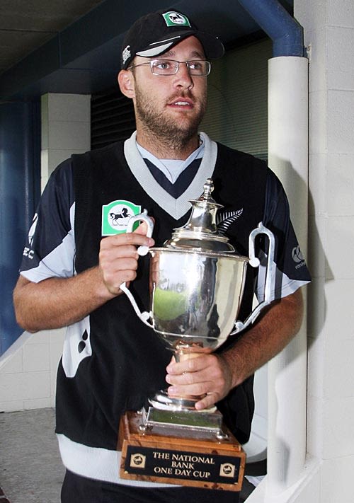 Danielodi Daniel Vettori poses with the ODI series trophy | ESPNcricinfo.com