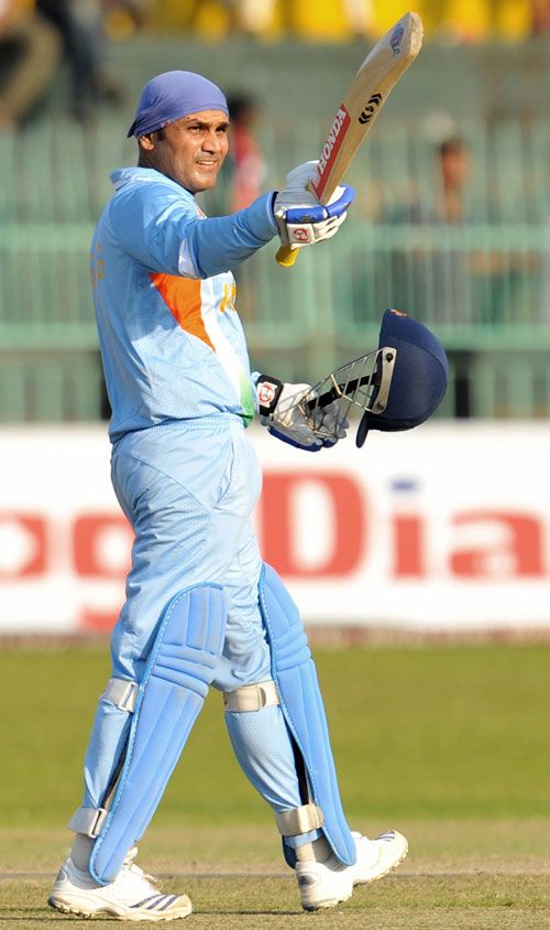 Virender Sehwag celebrates his century | ESPNcricinfo.com