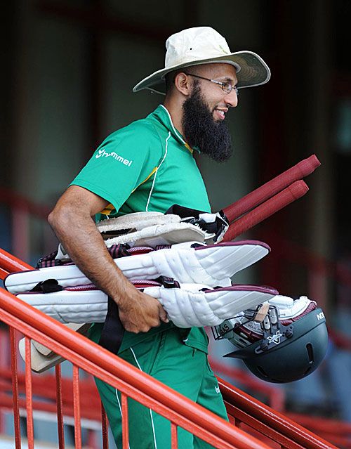 Hashim Amla gets ready for a session at the nets | ESPNcricinfo.com