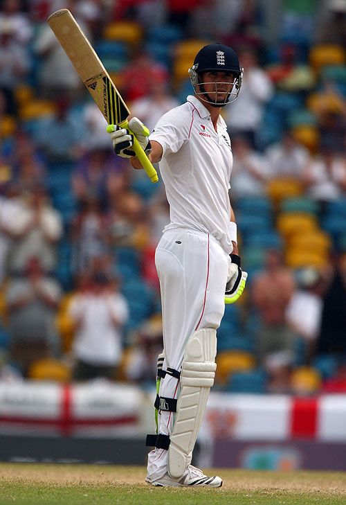 Kevin Pietersen Brings Up His Half Century 4642