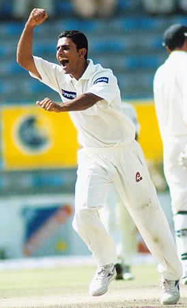 Abdul Razzaq celebrates a wicket | ESPNcricinfo.com
