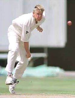 Martin in action against Derbyshire | ESPNcricinfo.com
