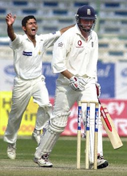 Abdur Razzaq celebrates the wicket of Michael Atherton | ESPNcricinfo.com