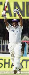 Hashan Tillakaratne ; thumbnail 2001 | ESPNcricinfo.com