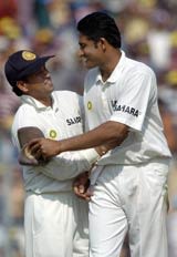 Sachin Tendulkar Hugs Anil Kumble | ESPNcricinfo.com